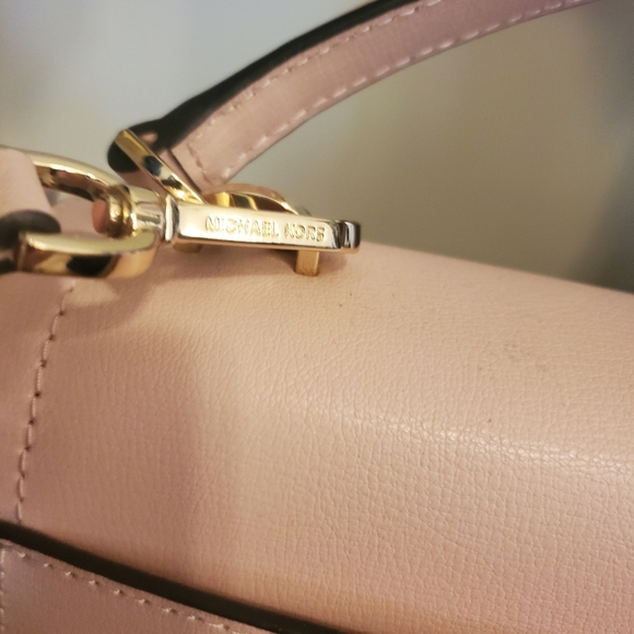 Micheal Kors Kinsley medium top handle Satchel - Like New Ballet Pink - Picture 8 of 8